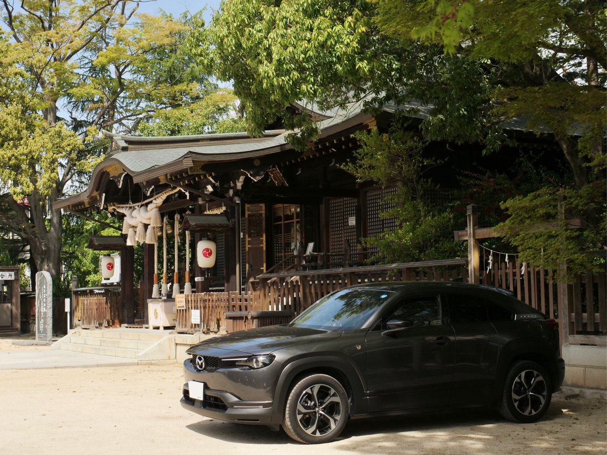 mossfe3's tweet image. 福島稲荷神社さんへお参り
福島行くとベコが増えますね笑
#mx30 
#mazda
#福島
#ベコ