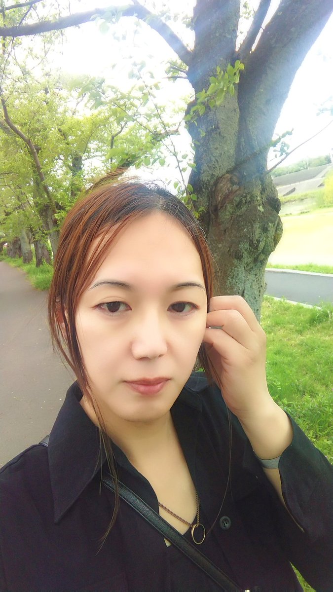 Side_C_notAorB's tweet photo. 今日はのんびりお休み𓂃◌𓈒𓐍𓈒♡

近所の河原と山をお散歩してきました🚶‍♀️…

辺りはすでに新緑の景色💚
いろんなお花が見れて 楽しい季節だけど…
今年はお花見🌸🍡出来なかったなぁ🥺 https://t.co/O0Z5HZLQuk
