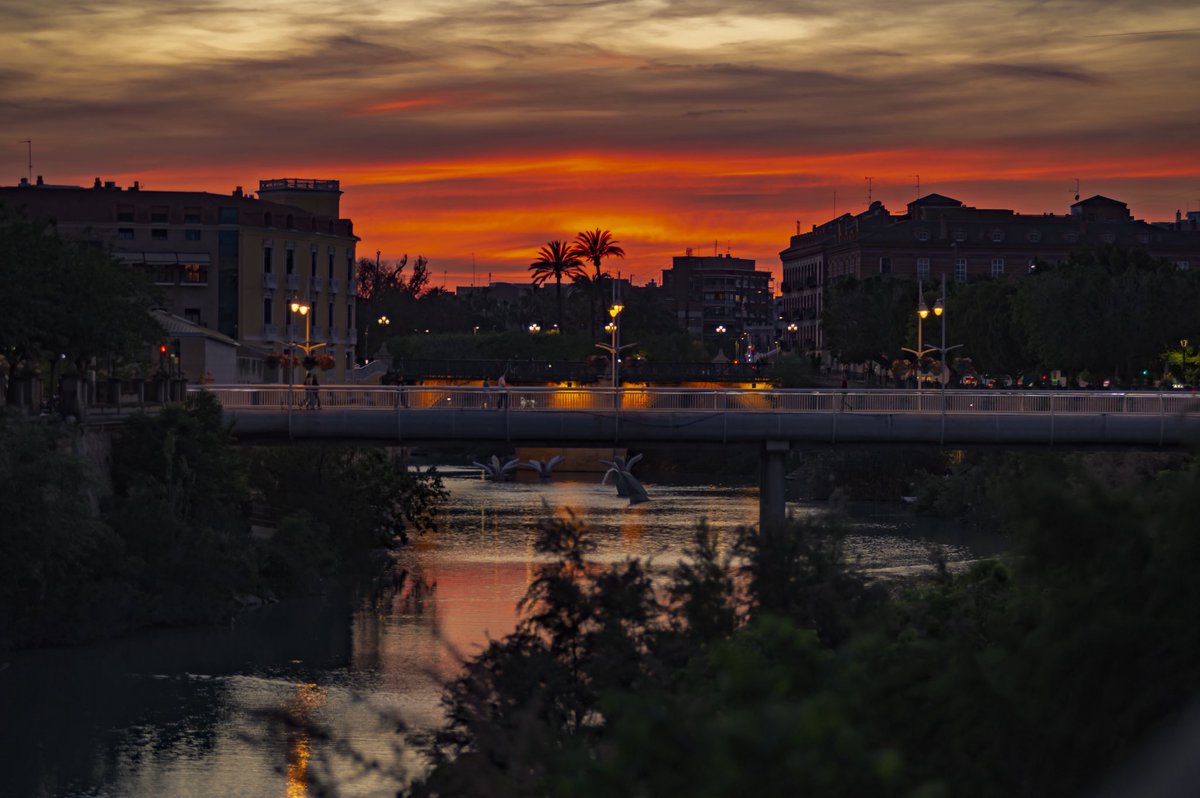 La pasarela y el Puente de los Peligros al atardecer (Murcia, abril 2026)
