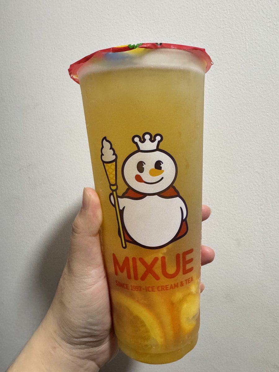 fonfanwin's tweet image. เฉลยพรุ่งนี้ งั้นวันนี้ขอแอบชิมก่อนนะคับบบบบ 😌 

🐰🧡❄️
@mixuefranchise 
#GuessWho #MIXUEThailand #MIXUEFranchise