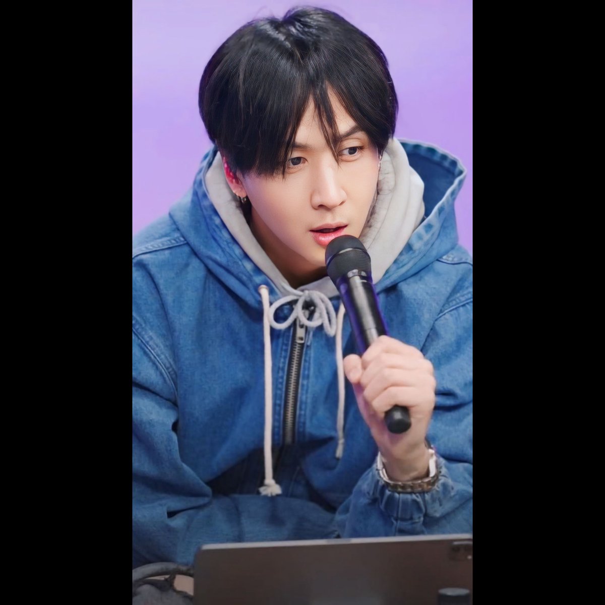 wonderlawan's tweet image. D1104 #AlwaysWithRAVI
@RAVI_GTCK 
.
LIFE JUST FEELS BRIGHTER WITH YOU AROUND! 🌸🙃✨
.
LOVE YOU ♥️🫶🏻
.
#WaitingForRAVIComeback
#RAVI #라비 
#KimWonSik #김원식 
#AlwaysWithYou_RAVI
#GROOVL1N 
#GRAVITHAIFANS