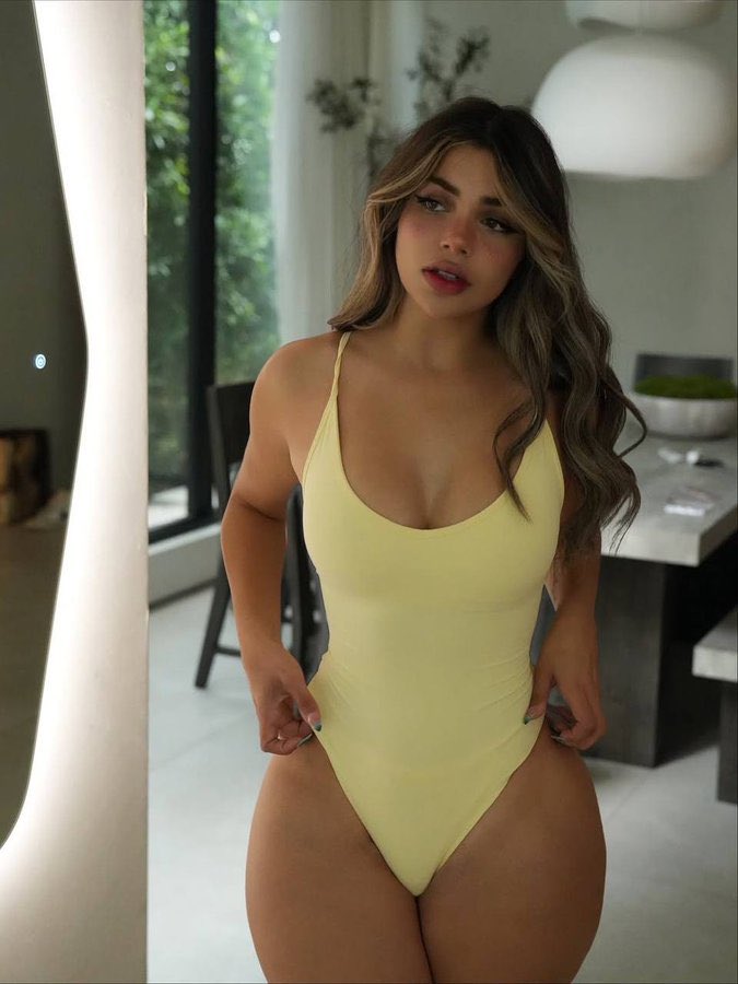 GamerGirrlRose's tweet photo. no revenge bc i’m built like this https://t.co/dApqGINlvb