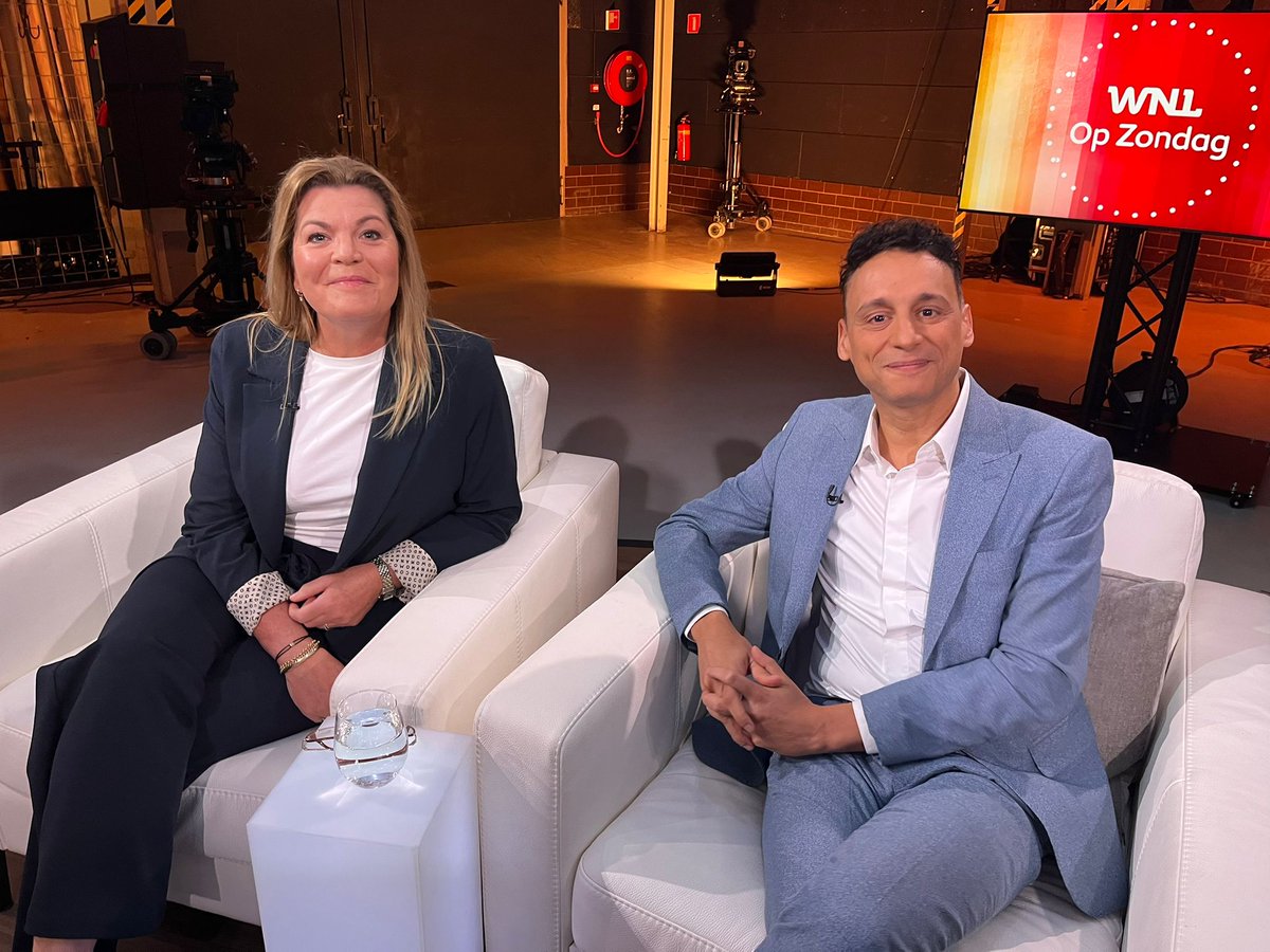 WNLOpZondag's tweet image. Nu in WNL Op Zondag: @ministerBZ Tom Berendsen over het Midden-Oosten, @ChristianneWal (@BOVAG) over de auto als melkkoe, trendwatcher @faridtabarki over reusachtige bouwwerken in China en Mart de Kruif en Tijmen Dokter over militaire geschiedenis.

Nu live op NPO 1. #WNL