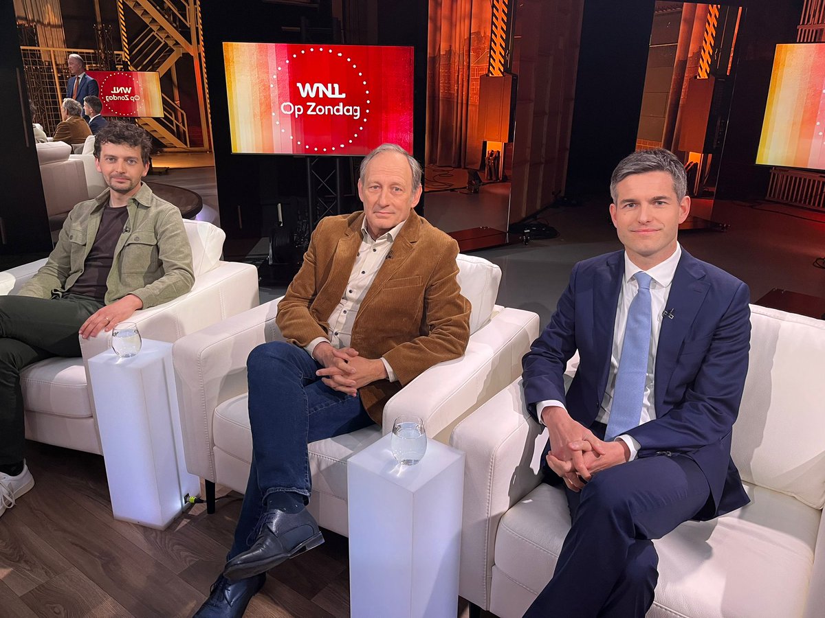 WNLOpZondag's tweet image. Nu in WNL Op Zondag: @ministerBZ Tom Berendsen over het Midden-Oosten, @ChristianneWal (@BOVAG) over de auto als melkkoe, trendwatcher @faridtabarki over reusachtige bouwwerken in China en Mart de Kruif en Tijmen Dokter over militaire geschiedenis.

Nu live op NPO 1. #WNL