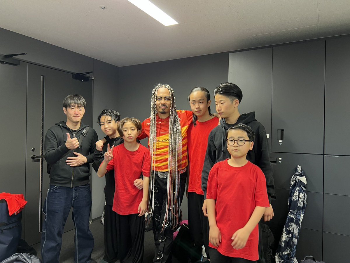 studioB_ST's tweet photo. #パロマ瑞穂スタジアム のこけら落とし！

#ケントモリ  さんと子どもたちによるダンスパフォーマンスの特別演出に #スタジオビースト の子どもたちも参加🎵

これも #NAMIJ 先生のおかげ！
ありがとうございます☺

#BーST #ビースト https://t.co/mqkk5tZyER