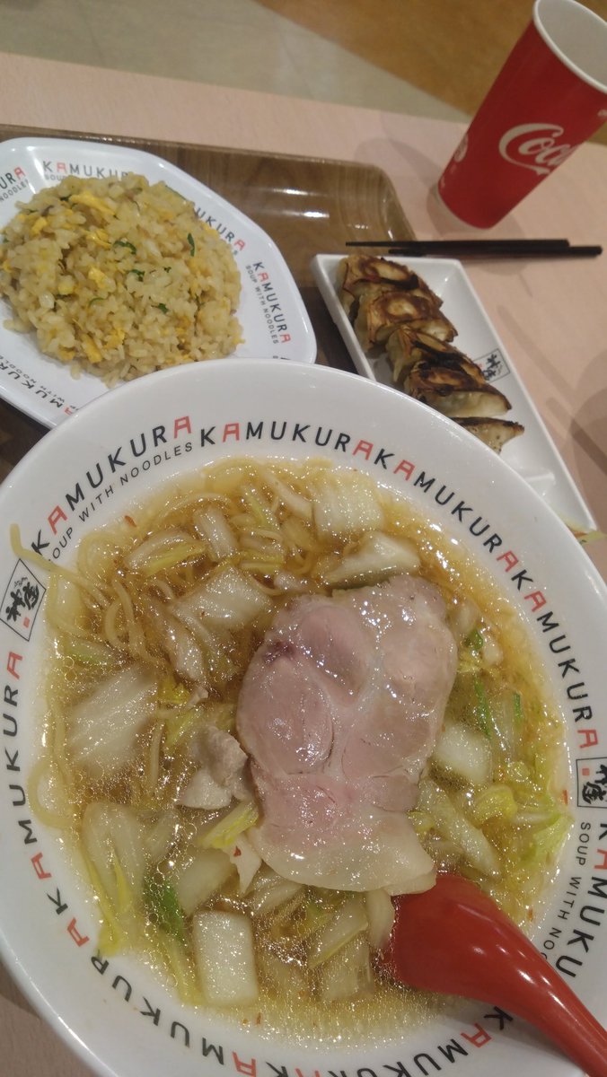 最近CMとかでよく見るので、10年ぶりくらいに神座!!ちなみにフードコート(笑)このスープ飲めますね♪美味しかった(*´ω｀*)