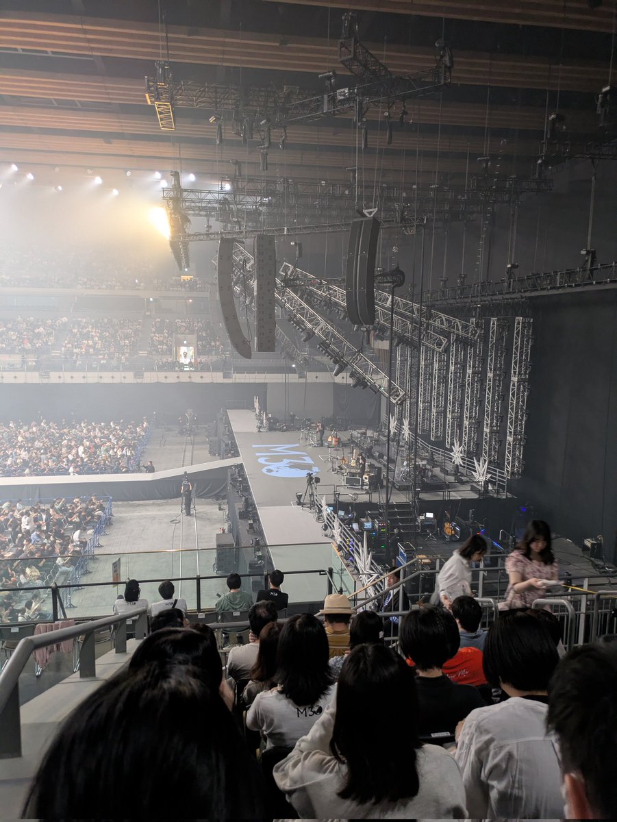connectloop's tweet photo. 真綾Day2。このアングルは流石に初めて。近いっちゃ近いんだが（笑 https://t.co/kz5HwUJG79