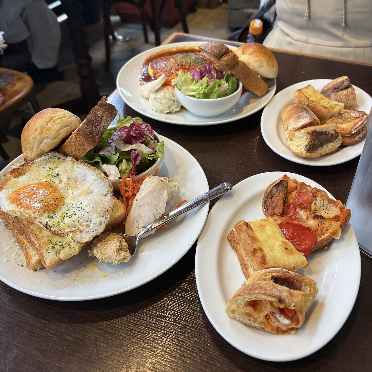 天希かのん tweet media