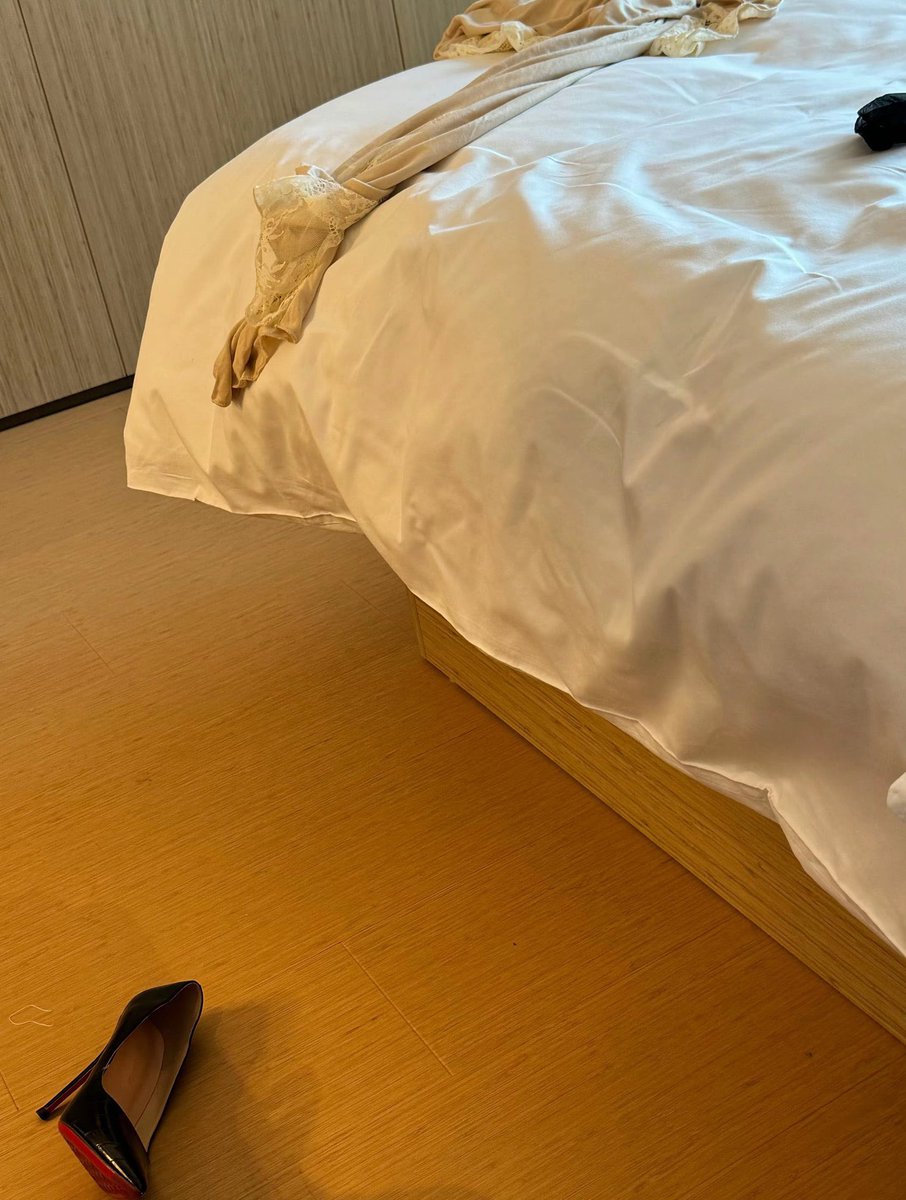 RICHARDTE1's tweet photo. 站时荷花紧闭，蹲时牡丹盛开，虽然不是大海，但是每月有潮来！

上海 青浦 松江 https://t.co/YbKxdzjukR