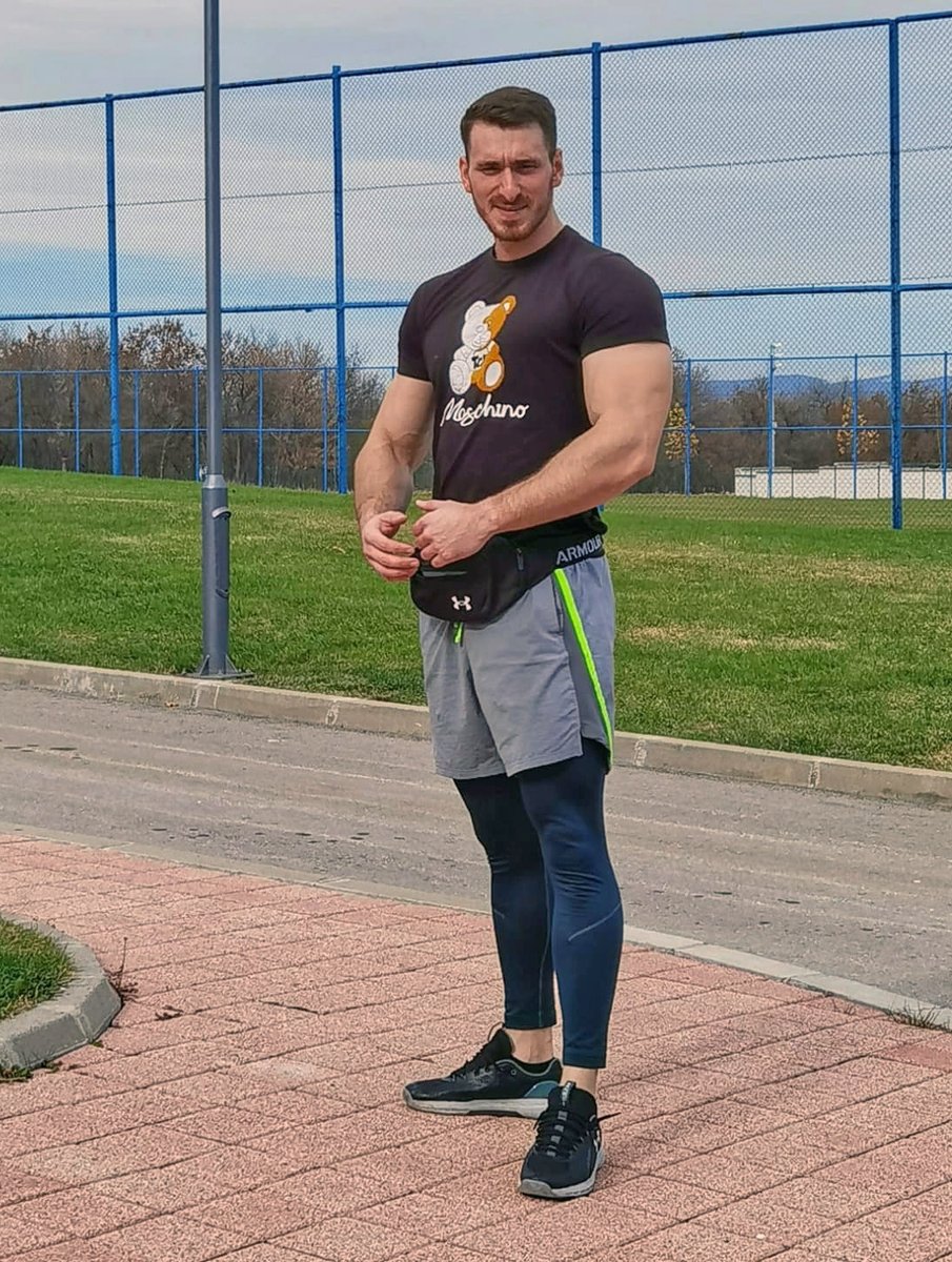 SerbianMuscle's tweet image. Security officer Marko
Height: 190 cm / 6′ 3″
Weight: 110 kg / 243 lbs
#Srbija #Serbia