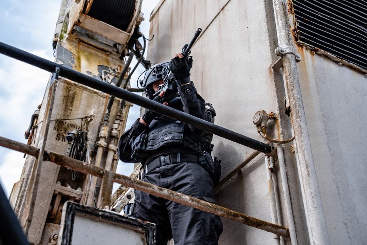 FAR_MAROC's tweet image. #MMF #Cooperation #FARMAROC #flintlock26
Members of the Moroccan armed forces clear rooms during exercise Flintlock 26 at an Ivorian training facility in Côte d’Ivoire, April 15, 2026. Since 2005, Flintlock has served as U.S. Africa Command’s premier annual special operations