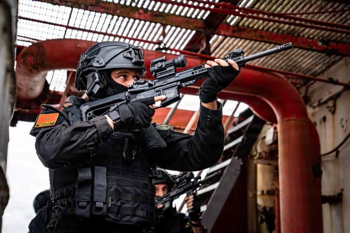 FAR_MAROC's tweet image. #MMF #Cooperation #FARMAROC #flintlock26
Members of the Moroccan armed forces clear rooms during exercise Flintlock 26 at an Ivorian training facility in Côte d’Ivoire, April 15, 2026. Since 2005, Flintlock has served as U.S. Africa Command’s premier annual special operations