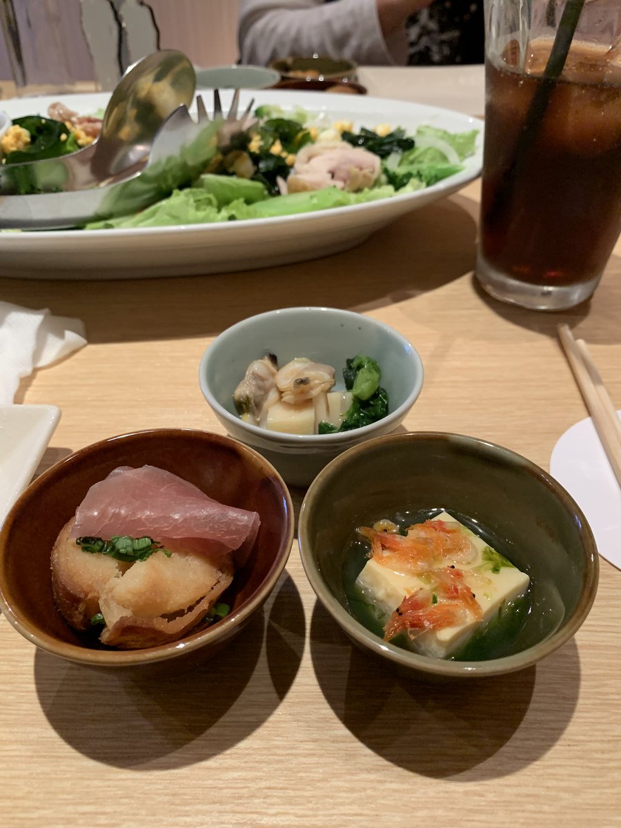 昨日はオフ会でしたー😊❣️
カラオケは推しの赤いルームで歌うと思いきや一曲も歌わないで妄想撮影大会、面白すぎ😆
お料理のお店で沢山笑って、3次会は人生初の立ち飲み😃‼️楽しかった💓
みなさんありがとう✨✨