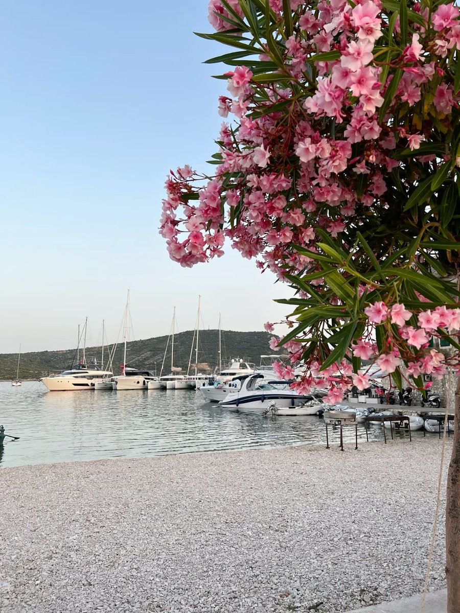 vistaaura222's tweet photo. Croatia https://t.co/DrdEz6vAN0