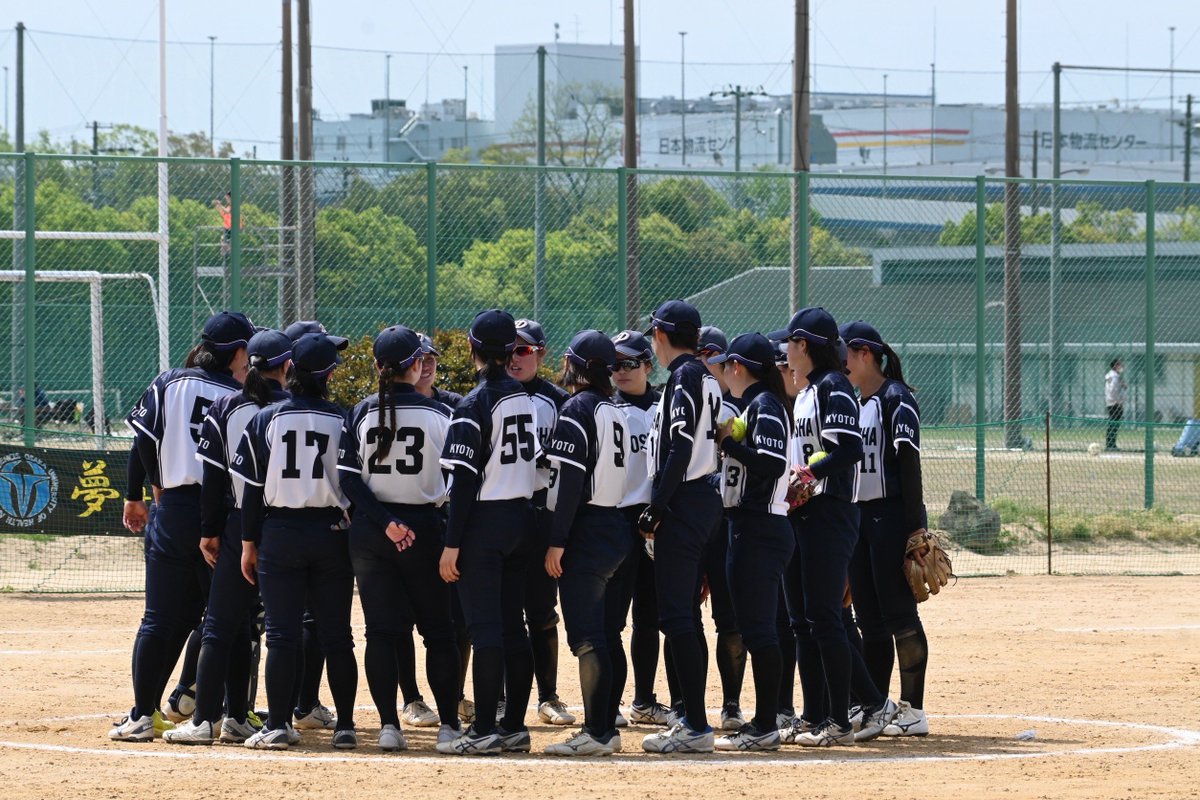 doshisha_soft_'s tweet photo. 【春季関西学生ソフトボールリーグ戦】
📍武庫川大学
　VS 大阪体育大学　3-0⚪️

本日の試合は先発の石井(スポ1)の力投もあり、自分たちのリズムで試合を進めることができました。
まだまだ調子を上げていない選手もいるため、1週間で調整をし、来週も一戦一戦を勝ち切れるよう頑張ってまいります。 https://t.co/mZs0rlelBT