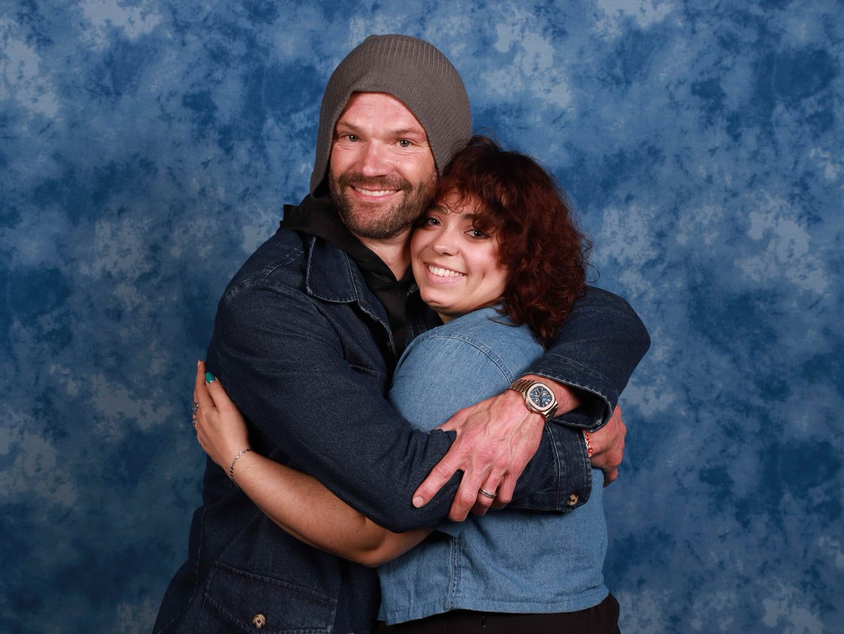 iEmzy's tweet image. I’m 5’1. Do the math. #comicconfrance #supernatural