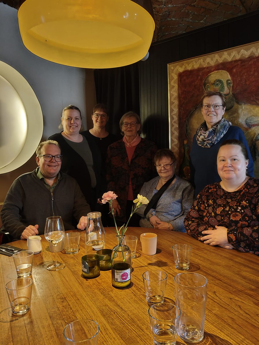 ulla_topi's tweet photo. Varsinais Suomen Kehitysvammaisten Tukipiirin Vaikuttamistyöryhmä ruokailemassa Turussa 11,4,26 https://t.co/5YiG9Mk5P4