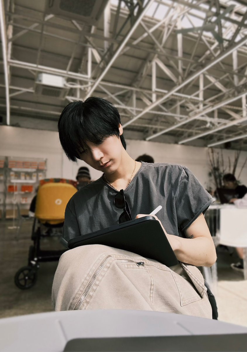 TENzenter tweet media