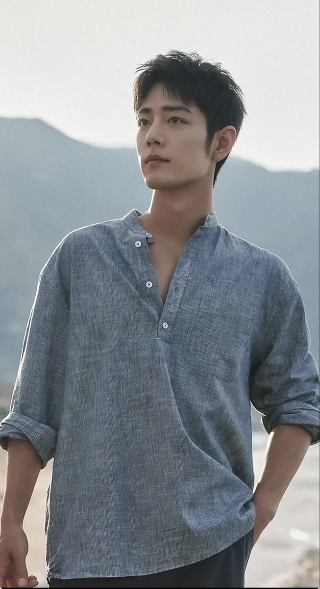 CentGossip_'s tweet image. 🍵Casting reality- Platforms don’t just pick actors randomly. Besides their own signed artists, they usually choose people who can bring in money and brand deals.
For example: Actress → #YangZi Actor → #XiaoZhan
So it’s not only about fame, it’s about commercial value too.