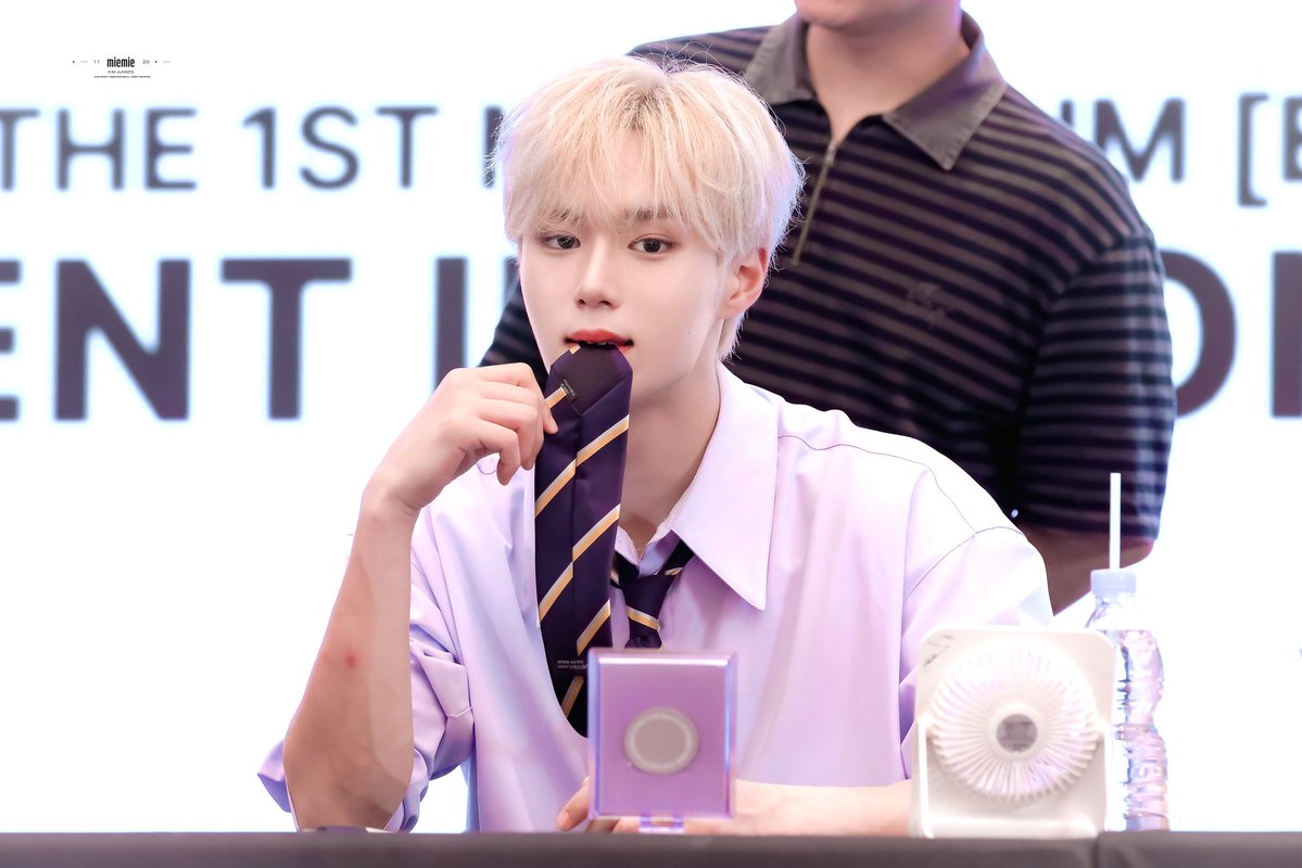 𝐦𝐢𝐞𝐦𝐢𝐞 tweet media