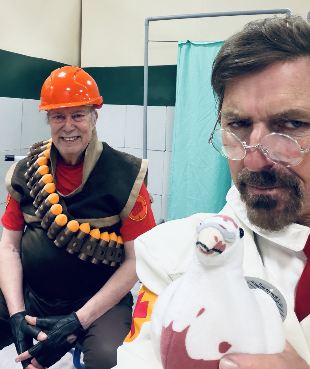 Robin_A_Downes's tweet image. #MTRMTF2 #Medic #Heavy Sometimes ze healing is not as revarding as ze hurting!