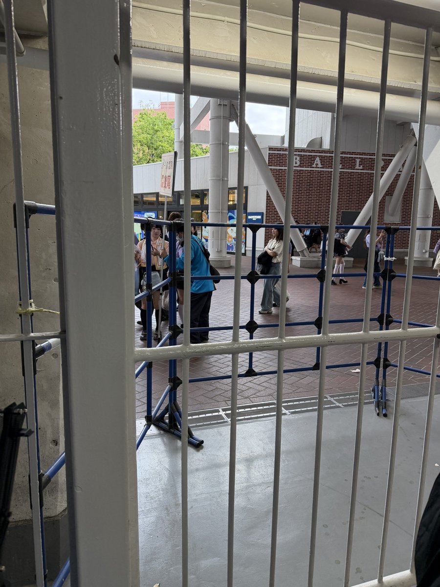 🍤取引 tweet media