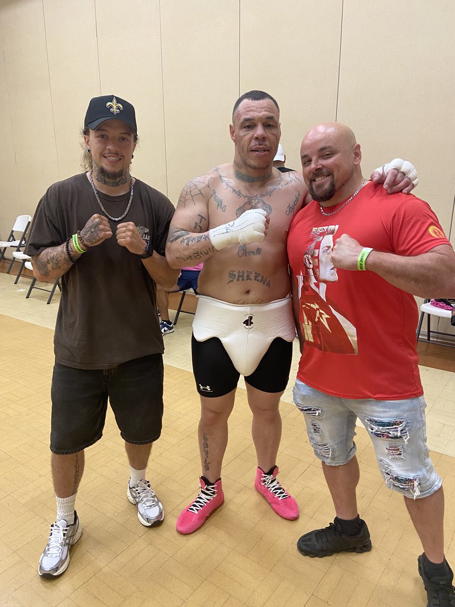 SteveMedici9's tweet image. Wild Night of #Boxing in #NewOrleans 1st time I got to see #ZaneTheTrain fight in over 10 years! The fact Zane is even still alive much less still Boxing is a walking talking miracle! Been Friends over 21 years #Day1ish 👊🏽🥊🥊🚂🚂