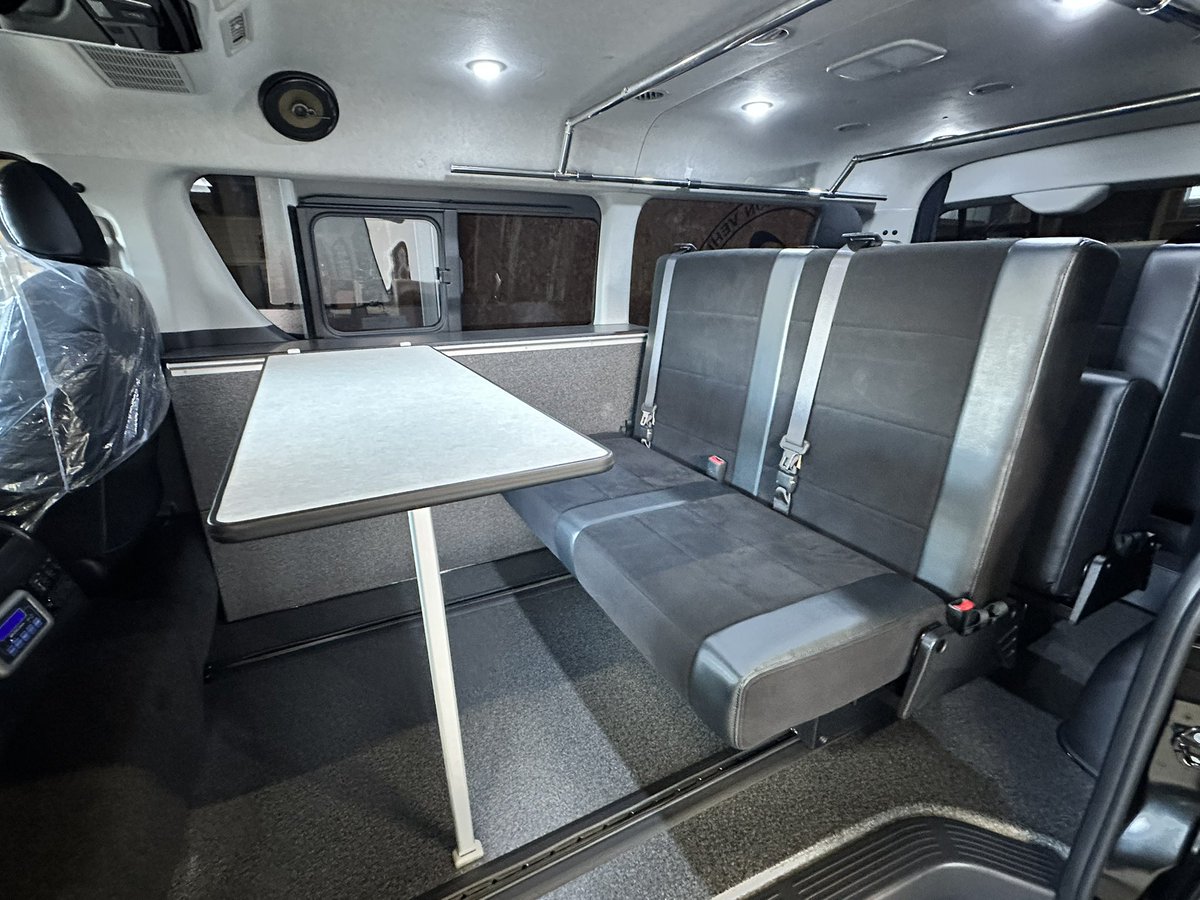 needsbox's tweet image. ハイエースワゴン GL ガソリン4WD
NEEDSBOX WGT Black Edition 追加架装&amp;amp;納車！！

#needsbox #hiace #toyota
#hiace #ハイエースワゴン
#ハイエースミドルワイド
#ハイエース10人乗り
#ハイエースリフトアップ