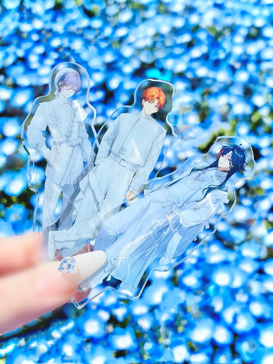 白すくみ×ネモフィラブルー🩵

 #3SKMグッズ撮影部