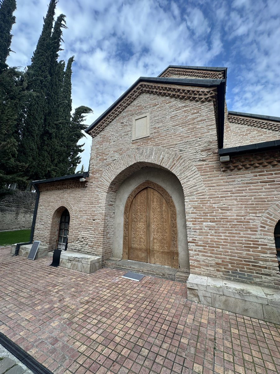 Bazı yerler konuşmaz…
ama insana kendini hatırlatır.

Bodbe’de anladım:
İlerlemek hız değil…
kendine yaklaşabilmektir.

#dijitaldonusum #insan #farkindalik #gelecek