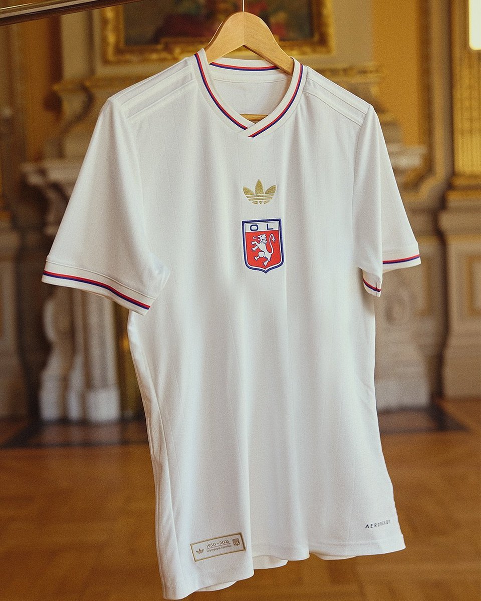 _PointDePenalty's tweet photo. Mais il y a du stock à l'infini sur le maillot des 75 ans de l'OL ou quoi 😭

Lien (1̶0̶0̶€ 54€ code PDP10) https://t.co/IKnAjDO4PO https://t.co/7MCQWGHgQE