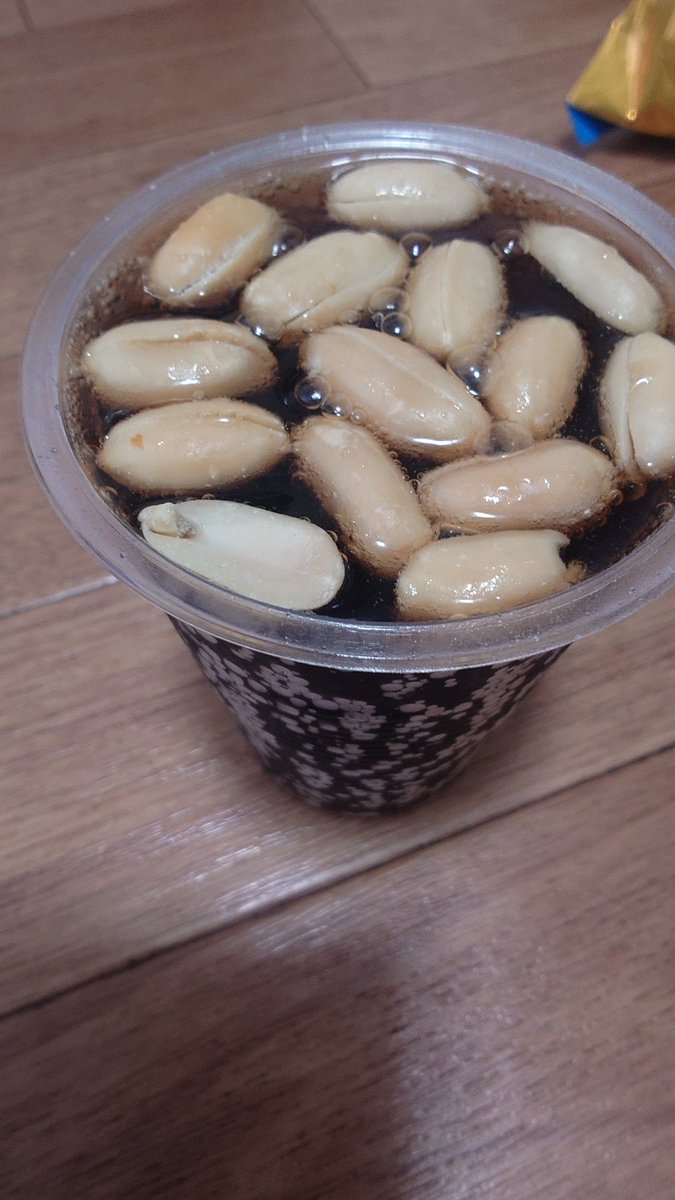 クロシツジ@繁忙期乗り越えた😤😤 tweet media