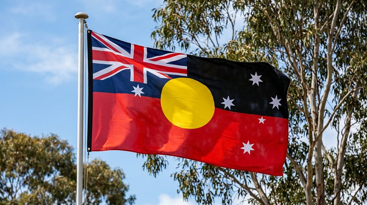 AquinoTonino36's tweet image. One flag. Two histories. 65,000+ years of First Nations culture meets 238 years of shared history. The Aboriginal flag as the foundation, the Southern Cross still shining. This isn't erasing history — it's telling the whole story. ❤️🖤💛

#AustralianFlag #FirstNations #UnitedFlag