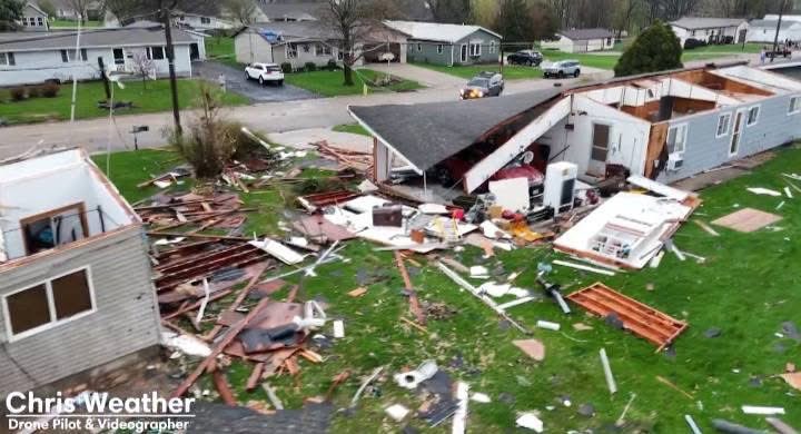 Arab_Storms's tweet image. أضرار إعصار عنيف في لينا – إلينوي 🇺🇸
الولايات المتحدة 🌪️🚨
#USA #Illinois #Tornado #SevereWeather