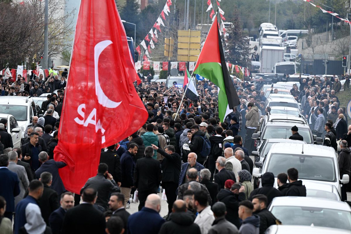 Genel Başkanımız Mahmut Arıkan, büyük bir coşkuyla karşılandı.

#TürkiyeDivanı
#BütünGüzümüzle