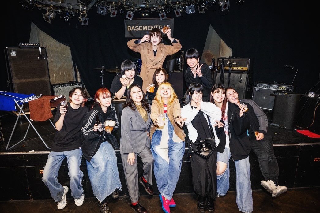 drops_araya's tweet photo. STEPHANIES PARTY vol.21~BIRTHDAY~
@下北沢BASEMENT BAR

1年ぶりのステフライブ！
みなさま本当にありがとうございました！！！しろさんおかえりー！！！

アットホームな空間で
とっても愛を感じました🫶

これからもよろしくです☺️ https://t.co/QZmP4O6yxc