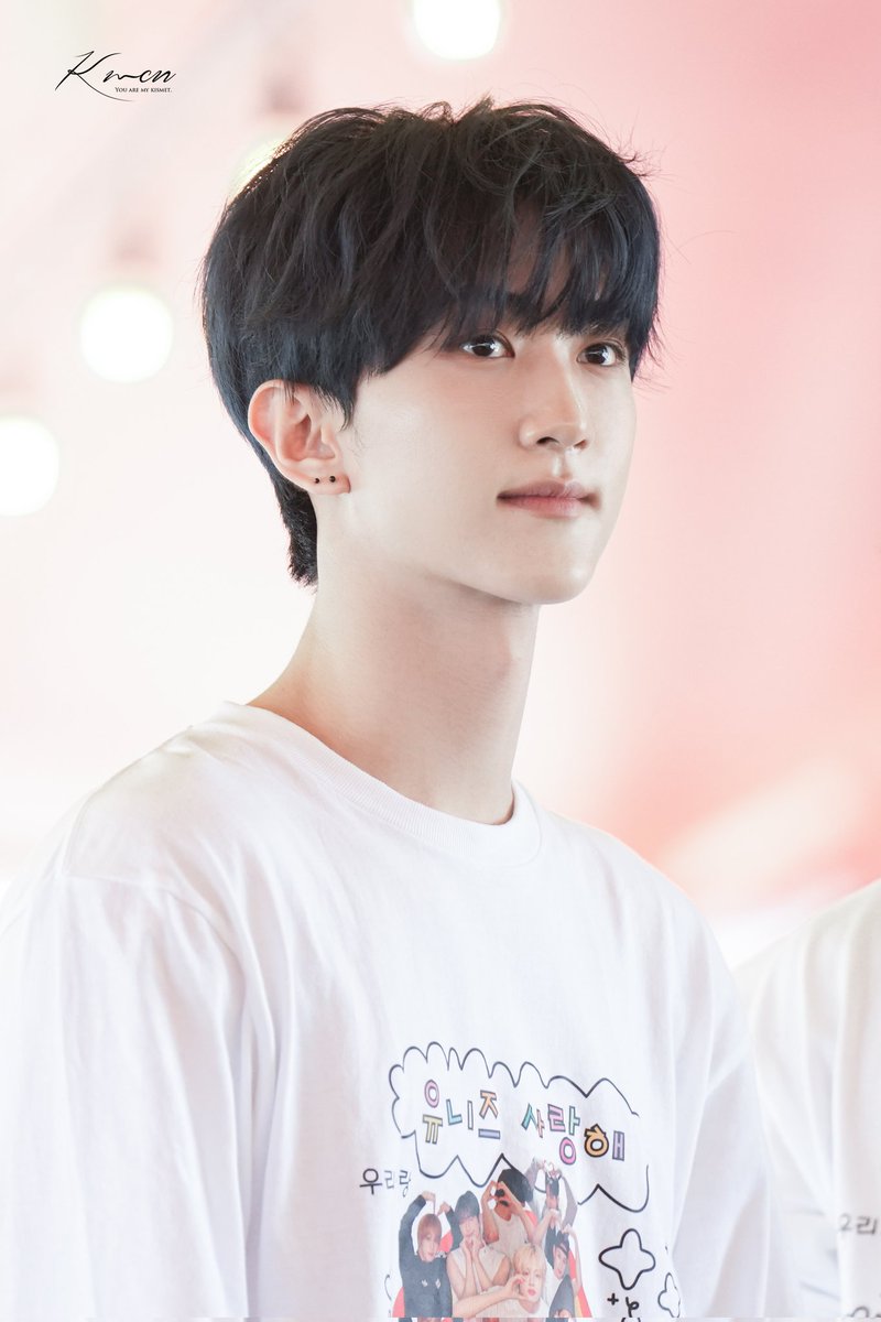 260418 MEAT &amp; GREET HD

고깃집 알바생의 고화질 미모🤍

#여러분_무니보세요
#임경문 #경문 #KYUNGMUN
#유나이트 #YOUNITE