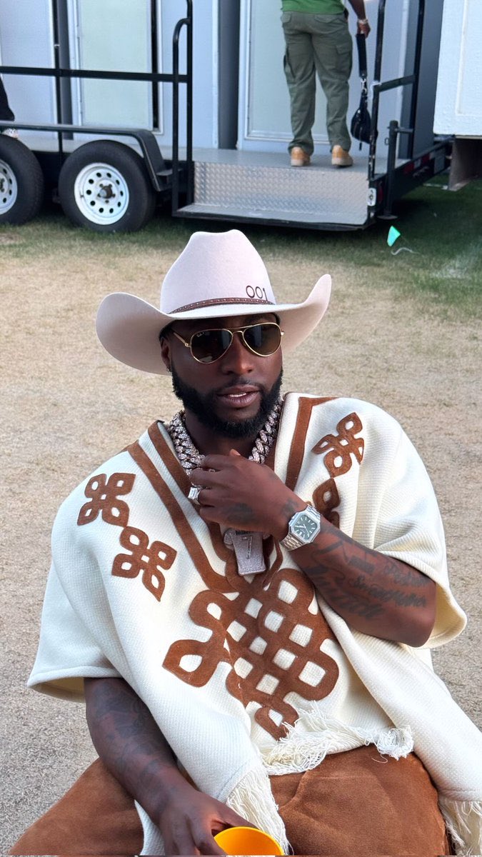 𝔸b𝕒𝕫𝕫 tweet media