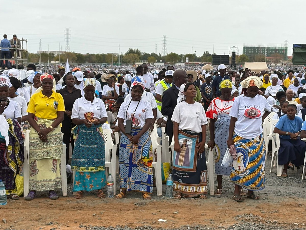 vaticannews_fr's tweet image. Des dizaines de milliers de fidèles attendent le #Pape Léon XIV qui célèbrera la messe ce matin sur l’esplanade de Kilamba, à 30km de Luanda. #VoyageApostolique #Angola