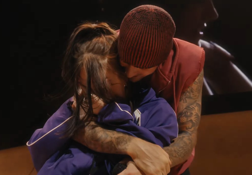 Y lo fue :')
Billie como “One Less Lonely Girl”

#BIEBERCHELLA