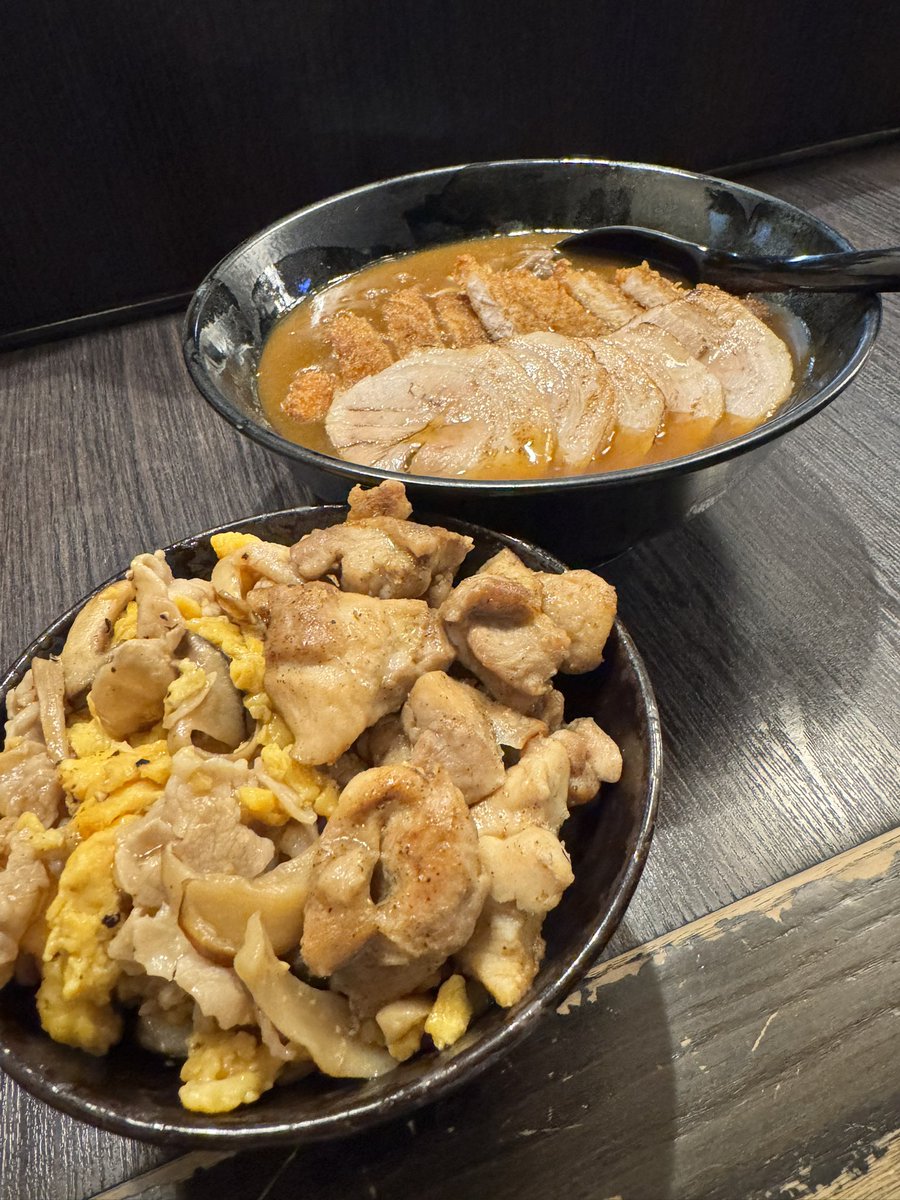 チャーシューカツカレーラーメンと
焼き鳥と玉子とじ豚エリンギ丼