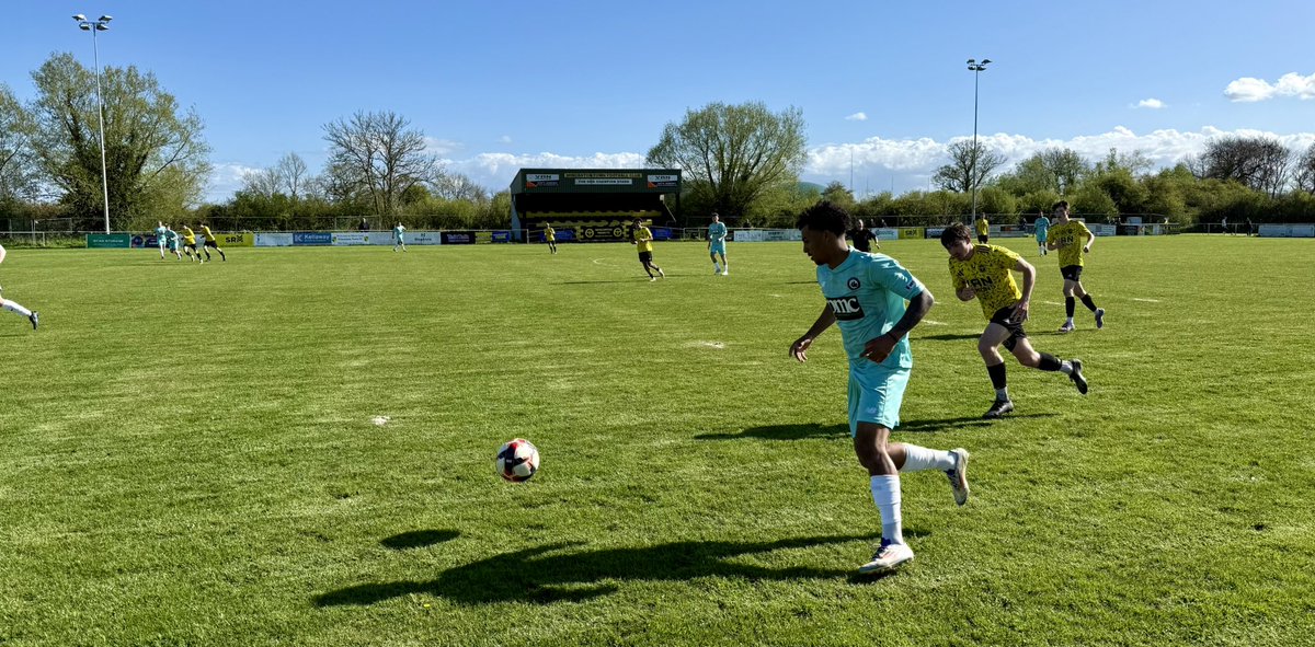 bowbrookshrew's tweet image. Yesterday’s second game and @WessexLeague action at a gloriously sunny Moor Lane, a ground that’s been on the hit list to visit for a while. @WincantontownFC win their last home game of the season 2-1 against visitors @BMRFC from Portsmouth. #Groundhopping