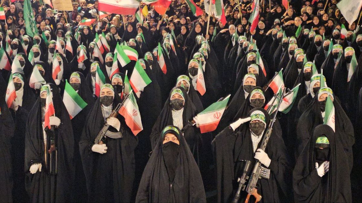 IranIran711474's tweet photo. حضور دختران در میدان‌های فرهنگی و اجتماعی،
یعنی امید زنده است و آینده در حال ساخته شدن.
#لبخند_خدا https://t.co/zCZIGDHIQS