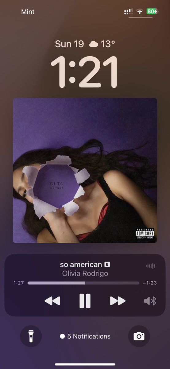 mingamandyyo's tweet photo. used to love this song so much pero ahora simplemente me cabrea #ptsd https://t.co/CfbnluLr40