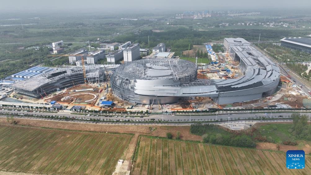JarrettSchin's tweet image. Construction is underway in Hefei on the 'artificial sun'—the Burning Plasma Experimental Superconducting Tokamak (BEST). A major step toward the world's first fusion energy power demonstration! ☀️⚛️ #NuclearFusion #CleanEnergy #TechNews #Innovation