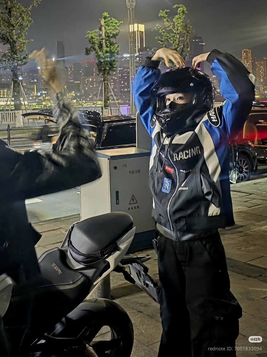 hourly yena tweet media