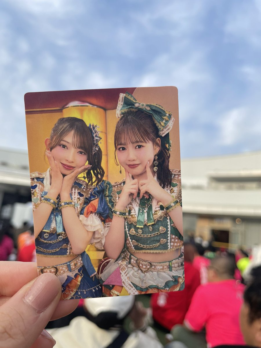 りな tweet media