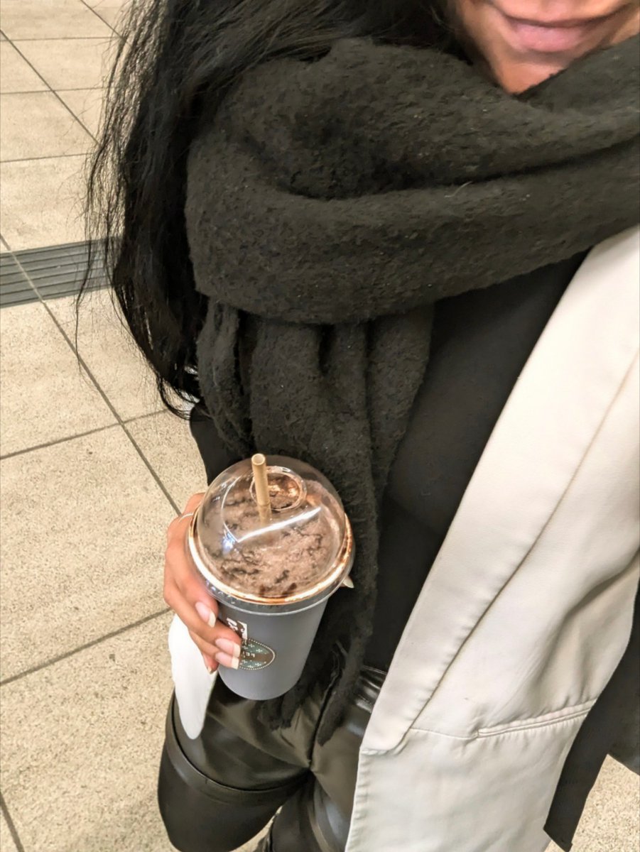 LadyKatiDom's tweet image. Richtiges Aprilwetter heute 🌧️☀️

Da hilft nur ein guter Eiskaffee 🖤

#findom #financialdomination #control #devotion #blackmail #Blackmailing #bm #cashdom #cashgo #cashslaves #cockcage #feet #FinDom #findomaddict #findomcash #findomdom #findomgoddess #findomgodess #finsub