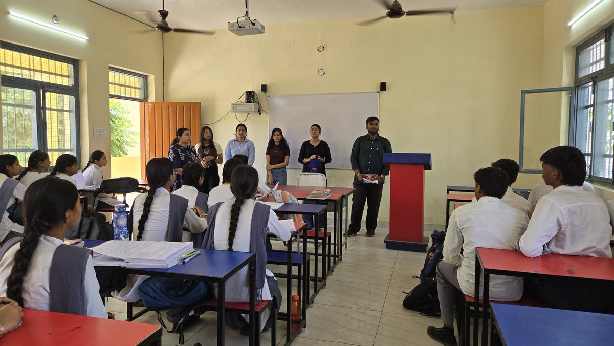 nssnitj's tweet photo. The NSS NITJ team conducted a school visit during TB Awareness Week, spreading awareness about tuberculosis. Students actively participated in poster making, and a pledge was taken to fight TB and promote a healthier society.
#TBAwarenessWeek #NSSNITJ #EndTB https://t.co/ippFmgnX05