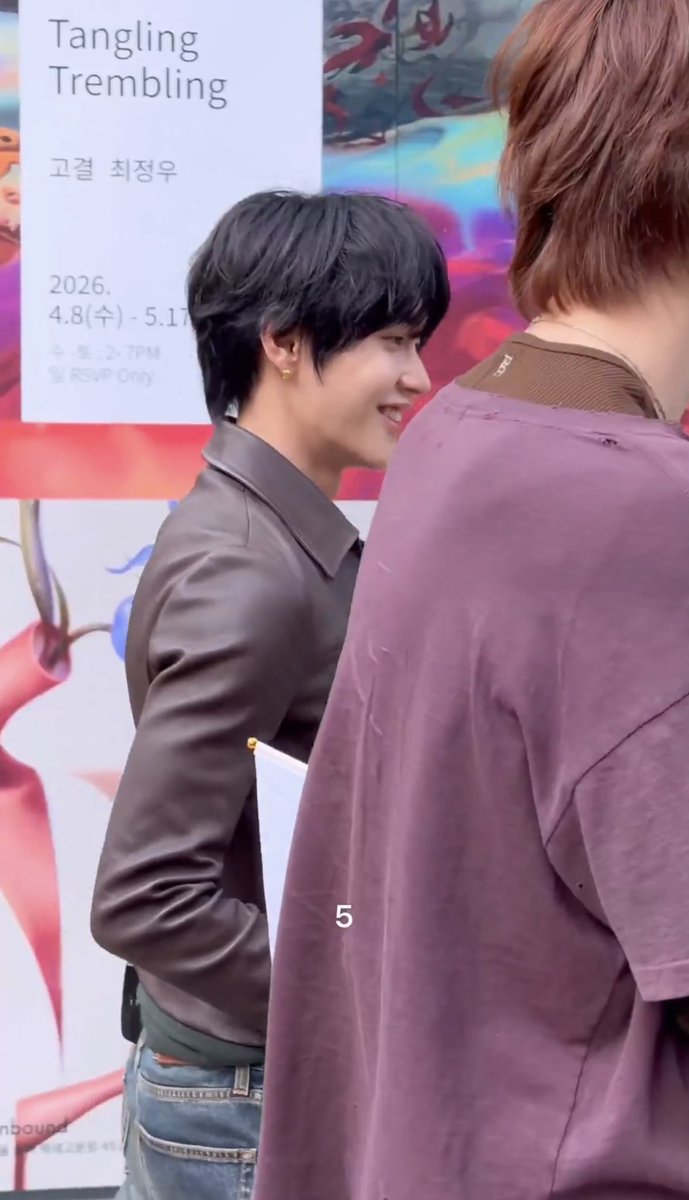 고양이 가나지 옆으로 총총